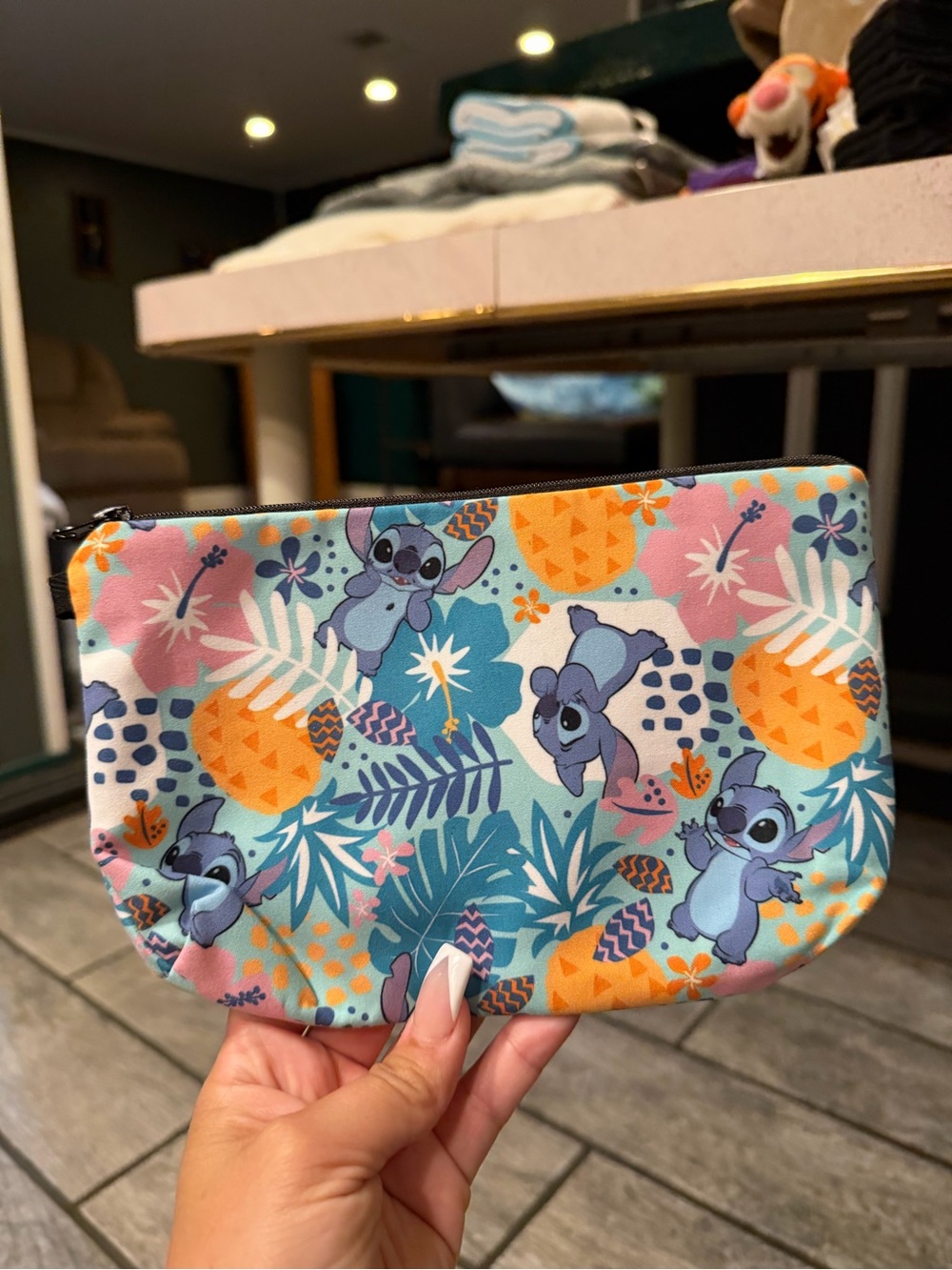 Stitch zipper bag